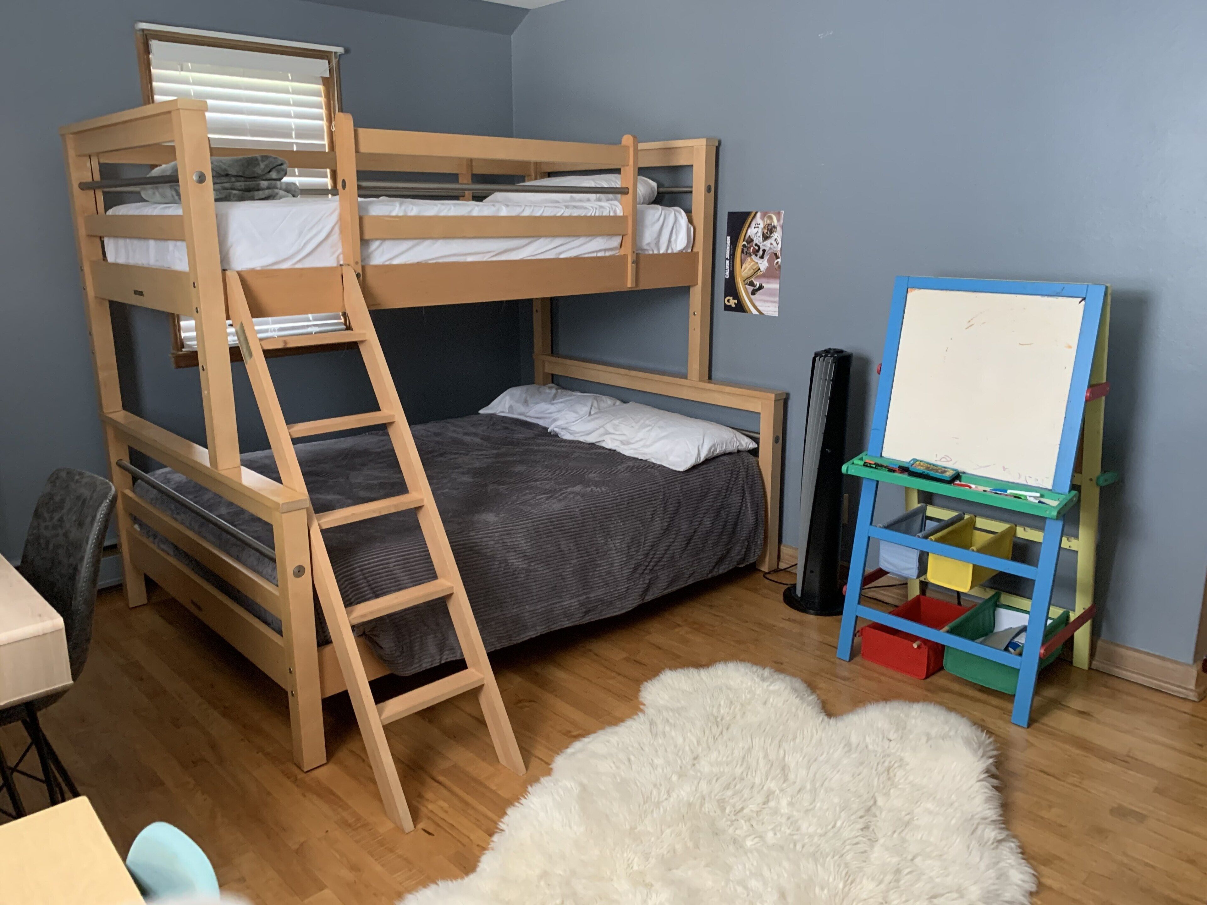 3 soverom, skrivebord, strykejern/-brett og wi-fi