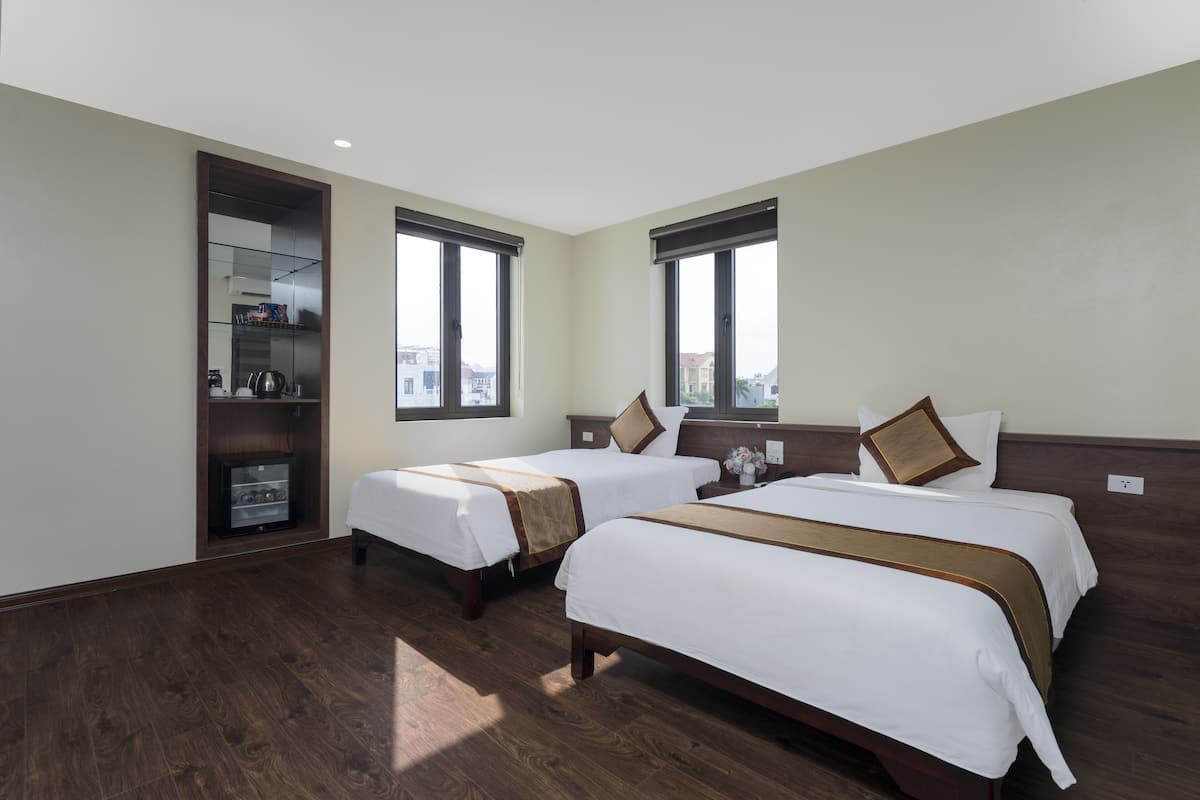 Basic Double or Twin Room | Hypo-allergenic bedding available, pillowtop beds, minibar, desk
