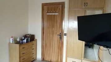 1 bedroom, in-room safe, iron/ironing board, WiFi