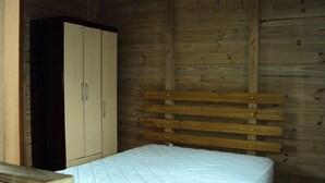 Chalet | 1 dormitorio, wifi gratis, ropa de cama