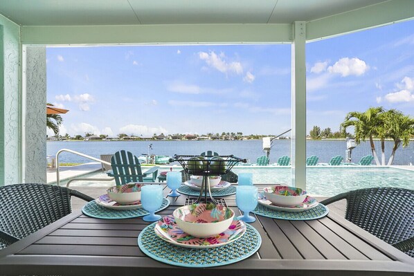 تناول الطعام بالخارج