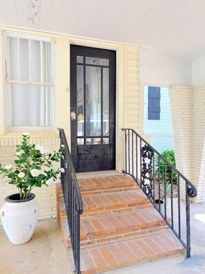 تفاصيل الفندق من الخارج