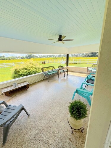 Le Barn Rouge Bed & Breakfast    A Country Living Home in Acadiana