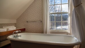 Haartrockner, Handtücher, Seife, Shampoo