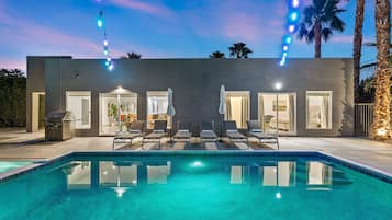 Piscine extérieure, piscine chauffée