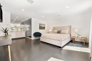 4 室のベッドルーム、アイロン / アイロン台、旅行用ベビーベッド、WiFi (無料)