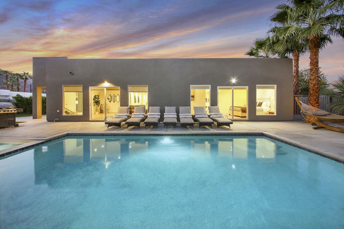4 suites, pool, spa, outdoor shower on .25 acre! #065244