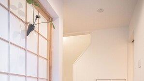 Interior entrance - Kyo-Suite Hanano (Kyoto)