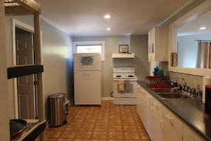 Fridge, microwave, oven, stovetop - Entire rental unit in Bethlehem, NH (Bethlehem)