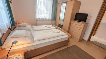 1 bedroom, travel cot, Internet