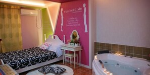 Condo (Violet) | 1 bedroom, free WiFi