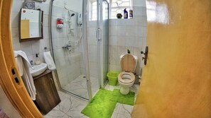 Towels - Private & quiet executive, guest suite with outdoor garden in the heart of Karen (NAIROBI)