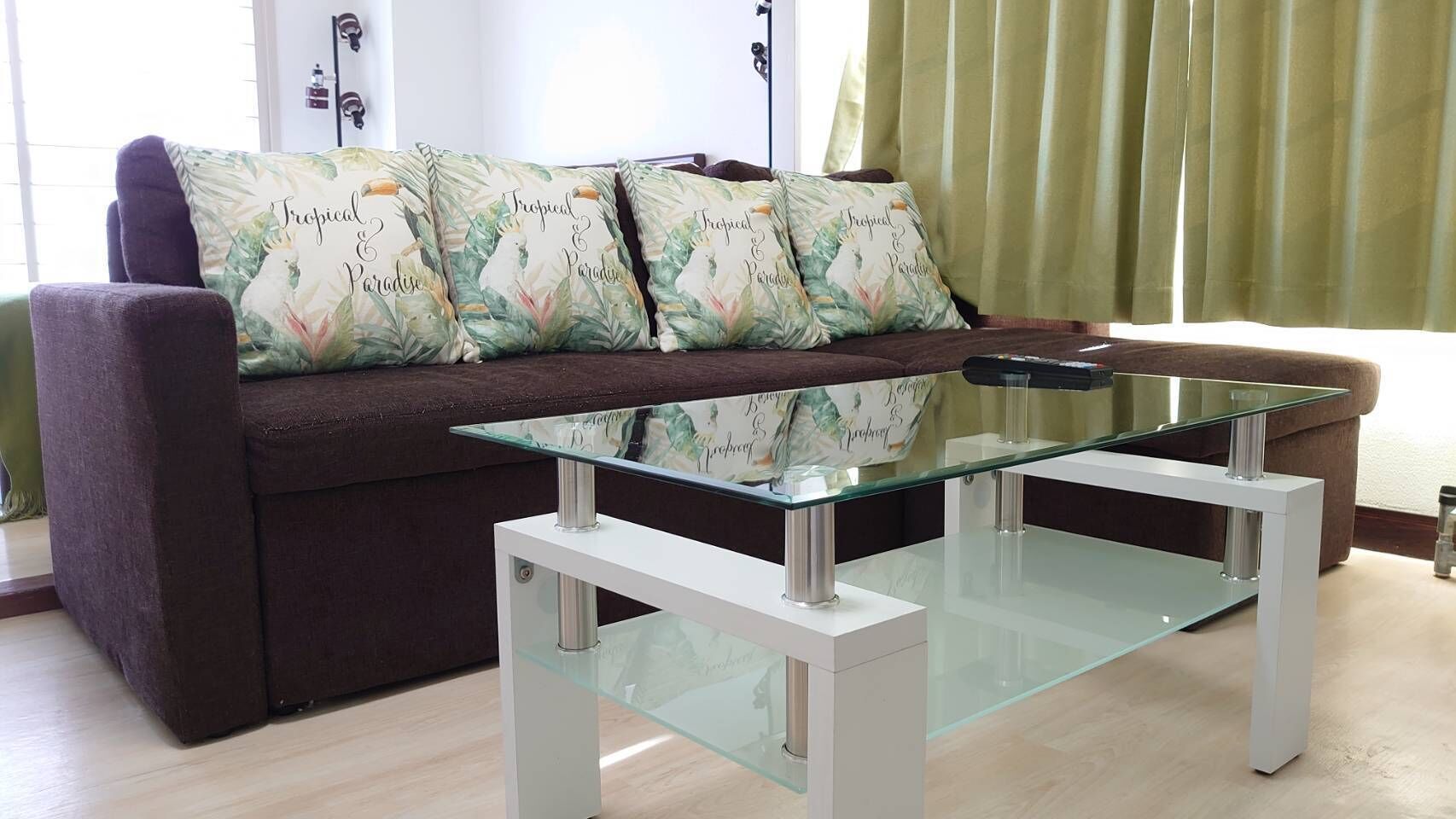 Apartamento, 3 quartos | Área de estar | TV de tela plana