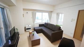Apartment | Living area | Flat-screen TV