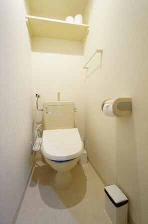 Apartment | Bathroom | Combined shower/tub, hair dryer, slippers, electronic bidet - IK Minami 6JO Residence 901 (Sapporo)