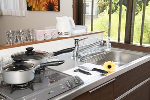 House, 3 Bedrooms | Private kitchen | Fridge, microwave, stovetop, electric kettle