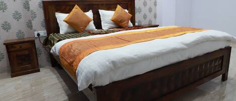 3 Schlafzimmer, Zimmersafe, Bügeleisen/Bügelbrett, WLAN