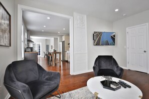 TV, Netflix, streaming services