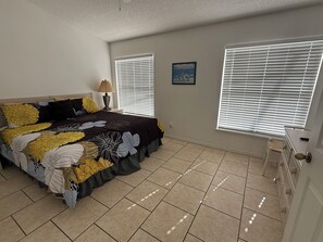 Fer et planche à repasser, Wi-Fi gratuit, draps fournis