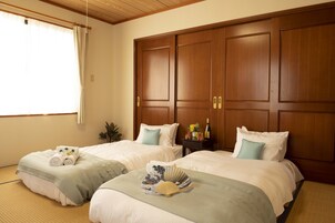 9 habitaciones, escritorio y cortinas blackout 