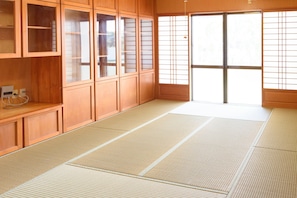 Villa | 9 bedrooms, desk, blackout curtains, iron/ironing board - Miyakojima White House (Miyakojima)