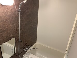 Economy Double Room | Deep soaking bathtub