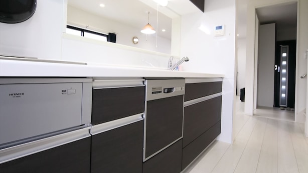 Private Vacation Home | Private kitchen | Fridge, microwave, stovetop, dishwasher - Neyagawa Station House (Neyagawa)