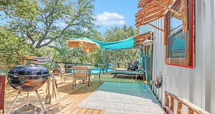 Charmantes Cottage mit 2 Schlafzimmern, privatem Pool und Whirlpool im Herzen des Texas Hill Country!