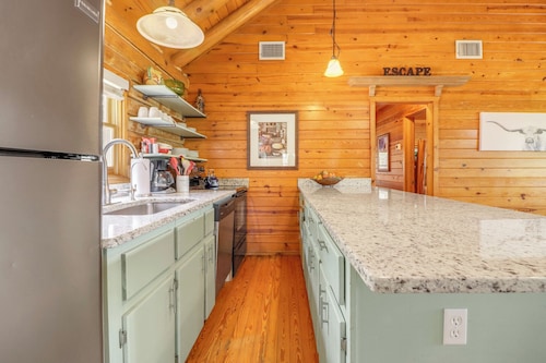 Popular 2BR Log Home on the Creek with a Hot Tub!