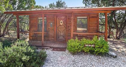 Private, cozy and romantic cabin - a Wimberley favorite! Private hot tub!