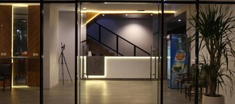 Capital O 2242 Hotel Rahayu