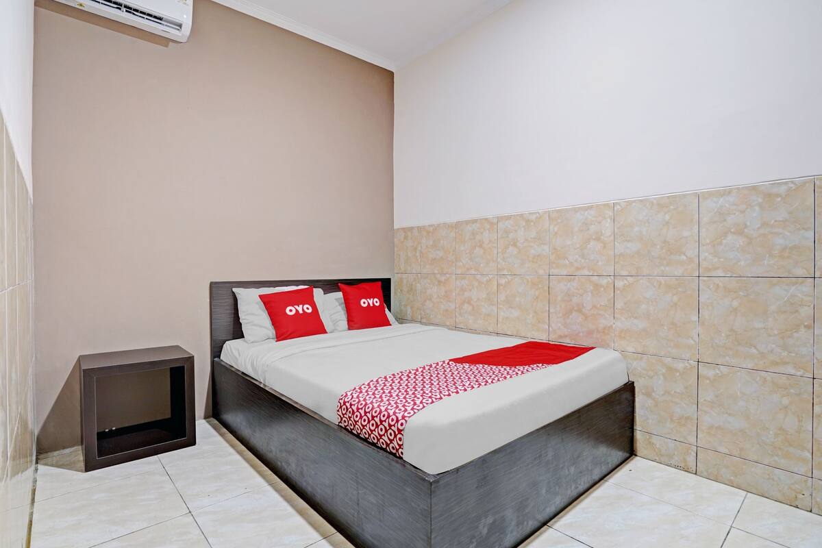 Standard Double Room | Free WiFi, bed sheets