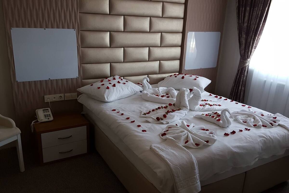 standard double room | 1 bedroom, minibar, desk, soundproofing