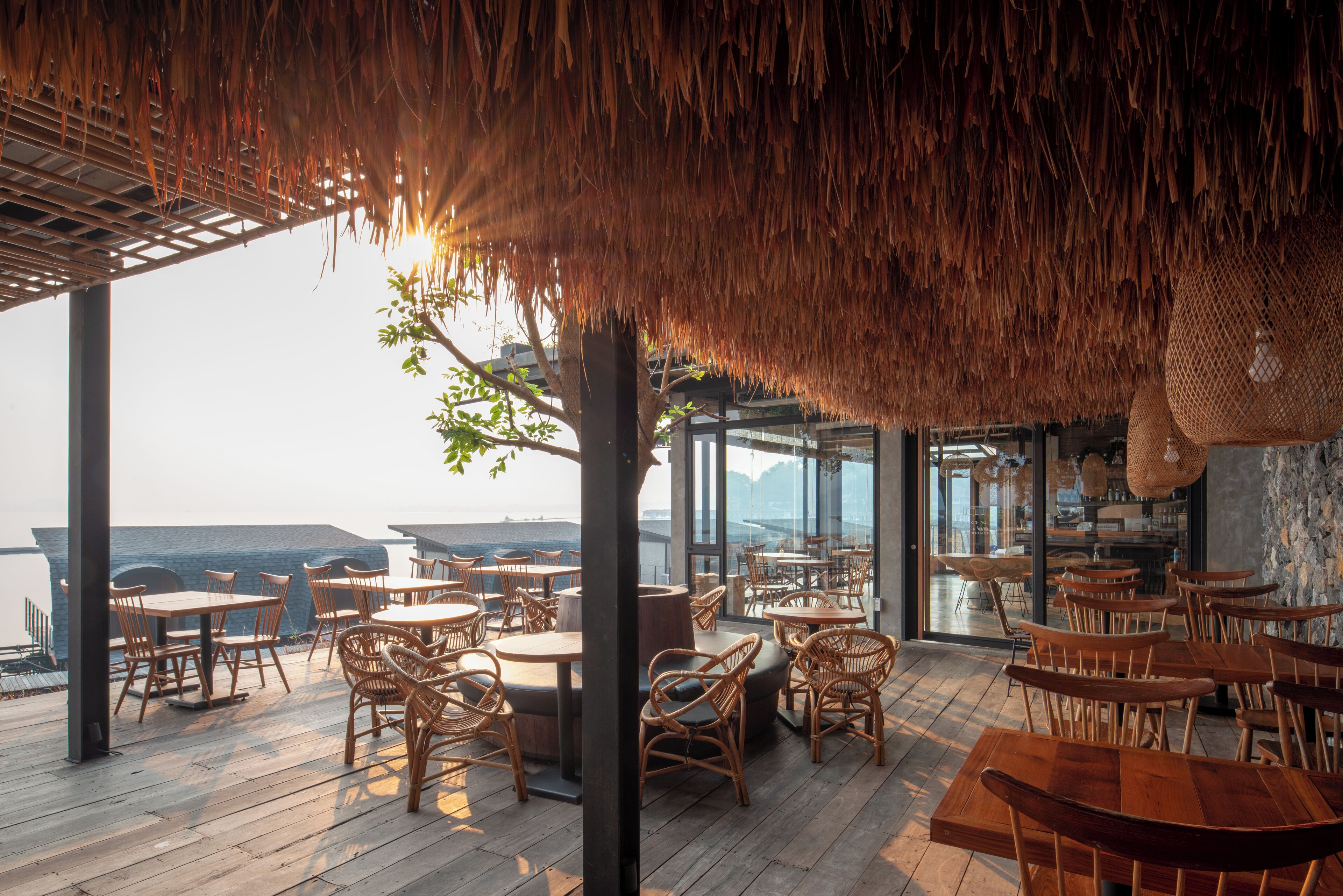 บริการอาหารเช้า อาหารกลางวัน อาหารเย็น, อาหารเอเชีย