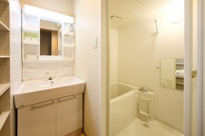 Private Vacation Home | Bathroom