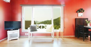 Villa (Red) | Living area | Flat-screen TV - Gapyeong Morning Pension (Gapyeong)