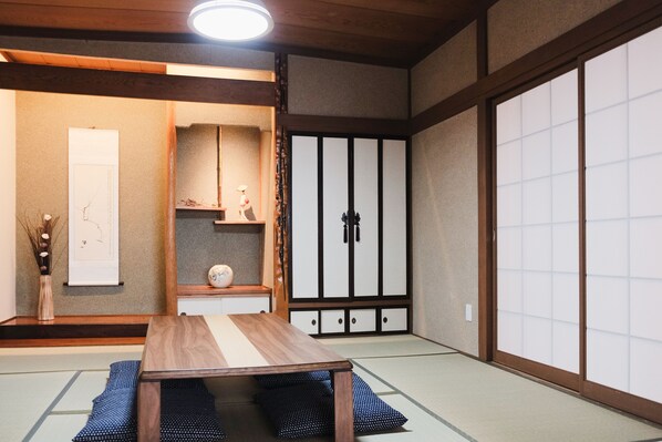 Private Vacation Home | 6 bedrooms, desk, free WiFi, bed sheets