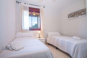 2 dormitorios, tabla de planchar con plancha, wifi gratis y ropa de cama