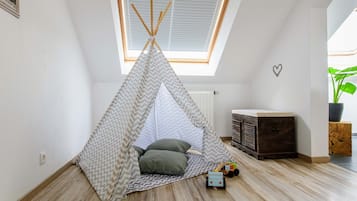 Tempat bermain anak – indoor
