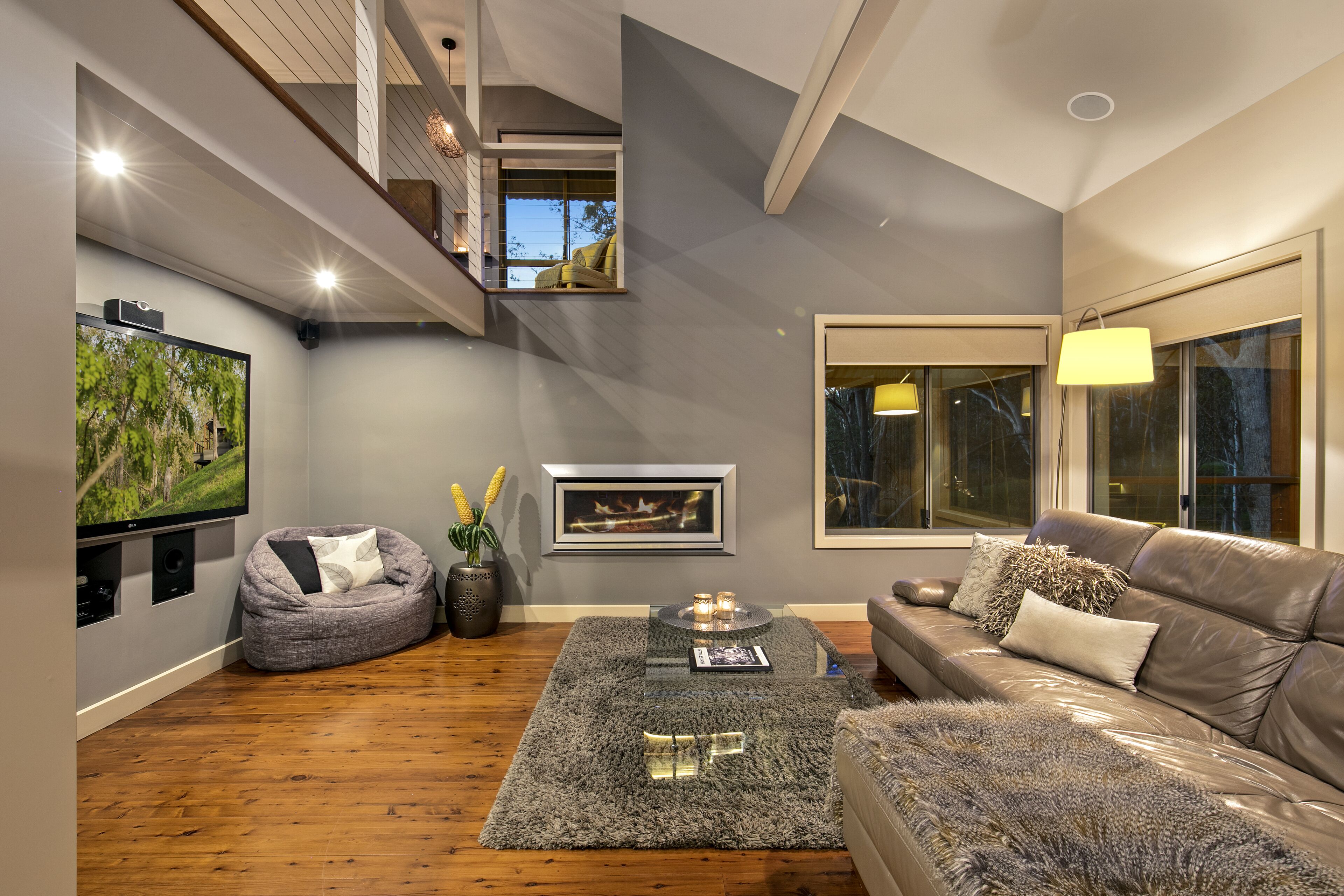 The Edge Villa - Private luxury 1 bedroom open plan spa villa with fireplace. — image 11