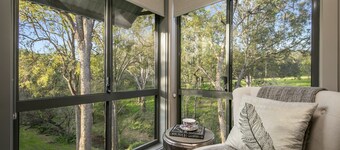 The Edge Villa - Private luxury 1 bedroom open plan spa villa with fireplace.