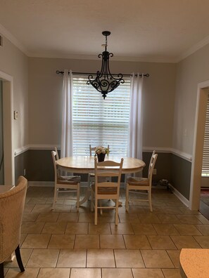 Dining - 4br Masters Rental 3.5 Miles from Augusta National (Martinez)