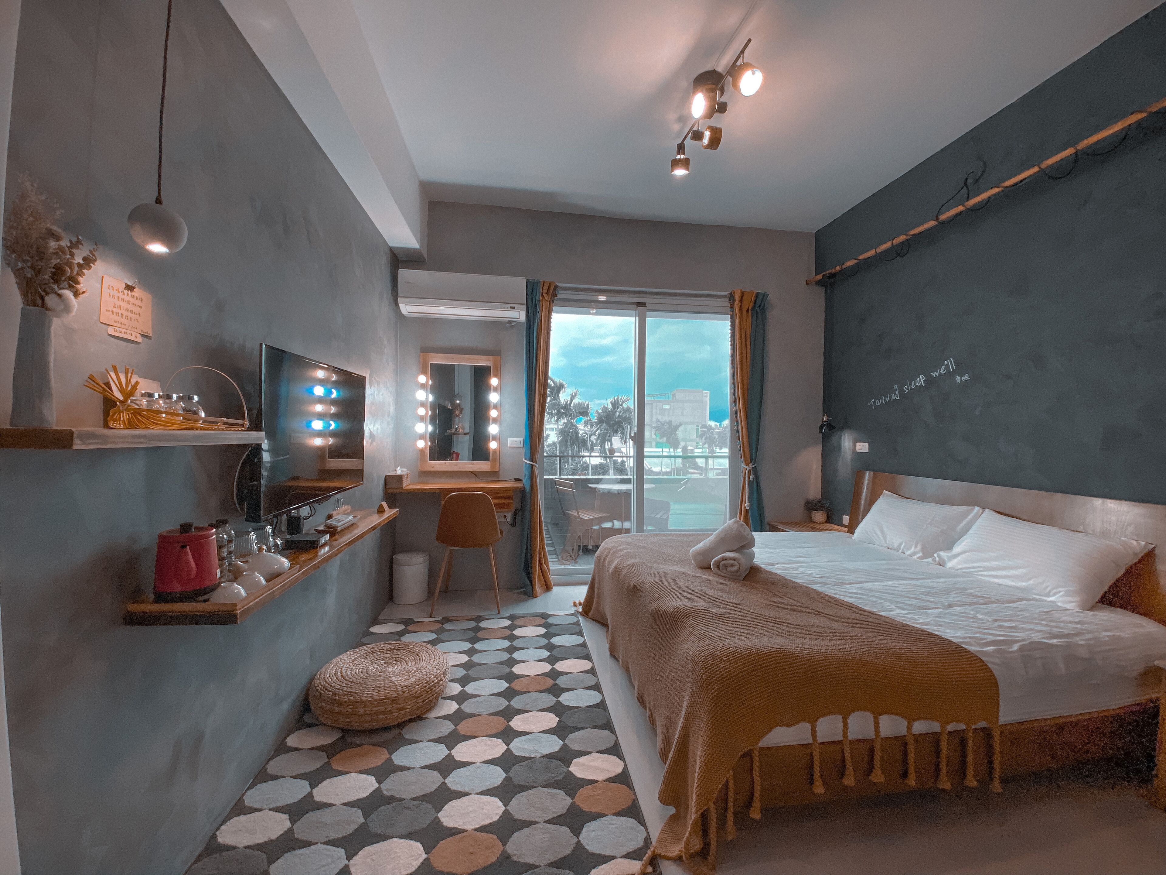 Deluxe-herbergi með tvíbreiðu rúmi - svalir | Sérhannaðar innréttingar, sérvalin húsgögn, skrifborð