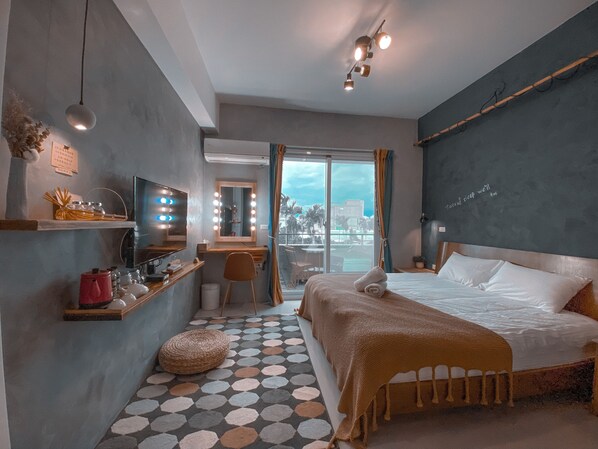 加大雙人床房－附陽台 | 獨特裝潢、布置獨特、書桌、遮光布/窗簾