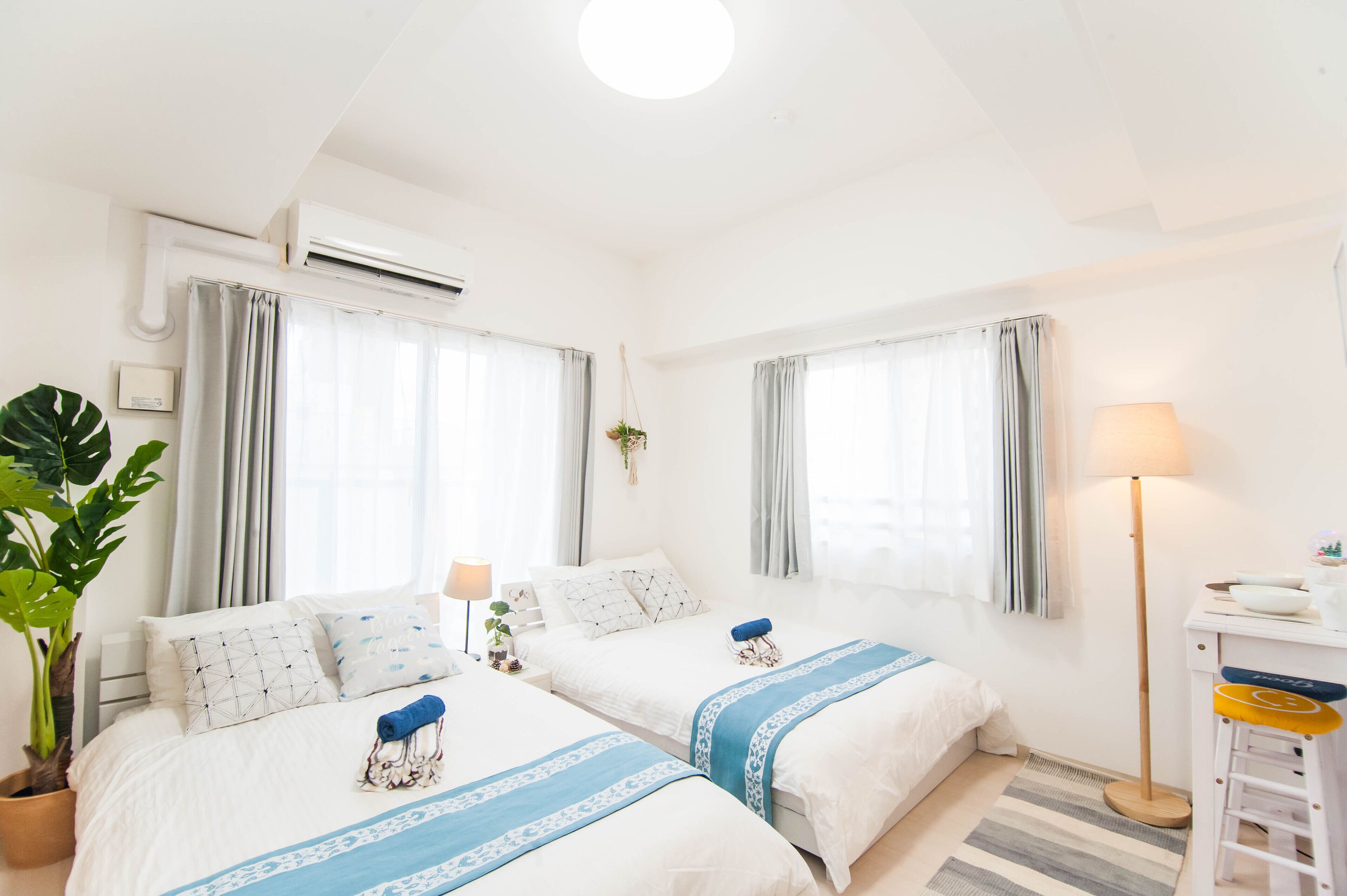 書桌、免費 Wi-Fi