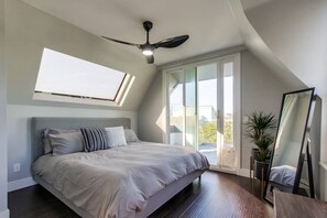 2 bedrooms, iron/ironing board, WiFi, bed sheets - Welcome to Mission Beach (San Diego)