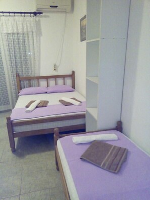 Apartment (3) | Individually decorated, individually furnished, iron/ironing board - Anel Plus Apartments (Bar)
