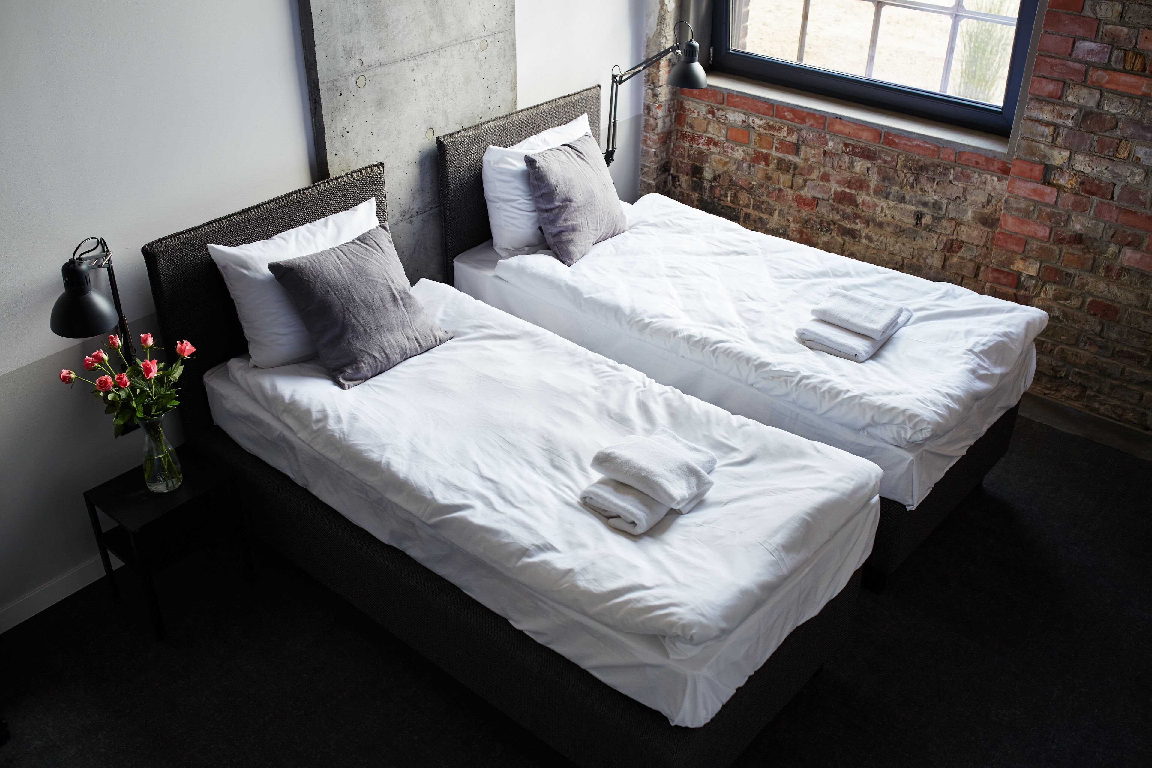 Premium bedding, individually decorated, desk, free WiFi