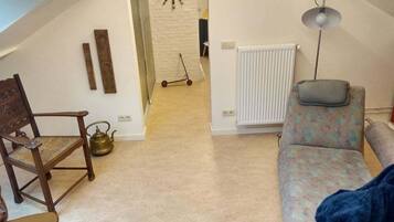 Phòng Suite tiện nghi đơn giản | Phòng khách