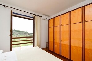 4 bedrooms, Internet - Apartment 157/336 (Istria - Stinjan), 700m from the beach (Stinjan)